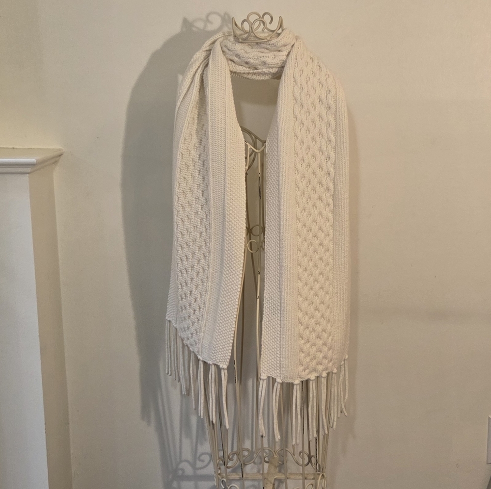 J. Mclaughlin Merino Wool & Cashmere Blend Scarf - Picture 2 of 5
